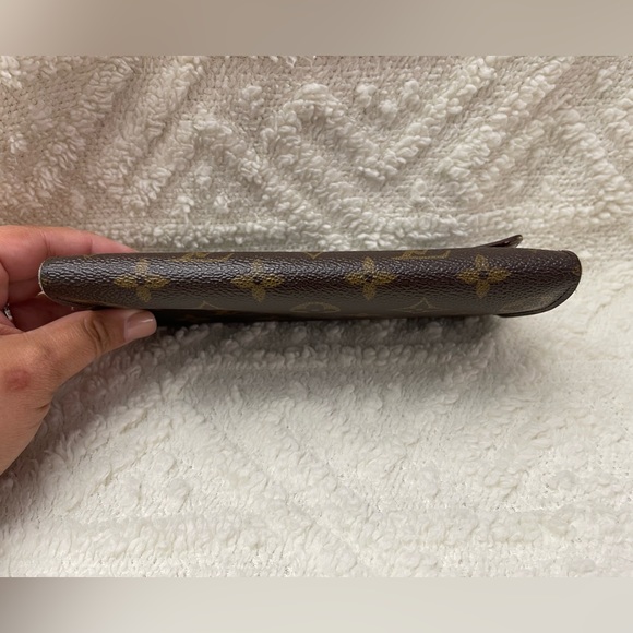 Authentic Louis Vuitton Sarah Monogram Wallet - Picture 4 of 9
